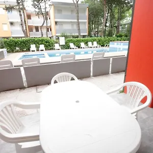 Apartment Trilocale Con Piscina - Luca, Bibione